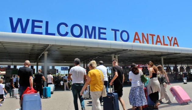 Antalya Havalimanı'nda uçuş ve yolcu sayısı rekoru kırıldı